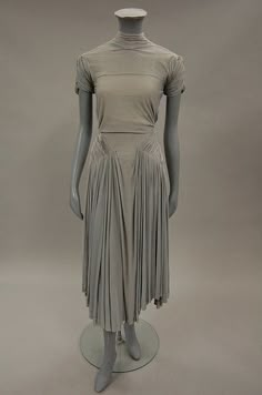 Madame Gres, Fashion 1940s, 40s Fashion, Gray Silk, Vintage Couture, 1940s Fashion, 50s Fashion, Historical Clothing, Historical Fashion