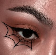 Spiderweb Eye Makeup, Simple Halloween Eye Makeup, Hallowen Schminke, Spiderman Makeup, Spider Web Makeup, Spider Makeup, Holloween Makeup