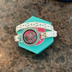 White And Teal New Never Worn Origami Owl Bracelet, Owl White, Origami Jewelry, Origami Owl Jewelry, Owl Jewelry, Origami Owl, Womens Jewelry Bracelets, Locket, Wrap Bracelet