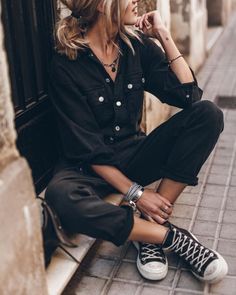 MICROCEMENT IN THE BATHROOM » mikuta.nu Mikutas Style, Outfits With Converse, Cotton Jumpsuit, Outfit Inspiration Fall, Autumn Outfit, Fashion Lifestyle, I Hope You, Chic Outfits, Casual Chic