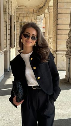 Vogue Outfits Classy, Black Velvet Jacket Outfit, Mommy Outfits, Winter Fashion Outfits Casual, Winter Outfit Inspiration, Fashion Capsule, Work Outfits Women, Professional Outfits, Looks Style