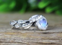 Rainbow Moonstone Leaf Ring, Moon Stone Gemstone Silver Leaves Ring Leaf Wedding Band, Leaves Ring, Silver Leaf Ring, Ring Moon, Ring Moonstone, Silver Leaves, Nature Ring, Special Ring, Gold Alloys