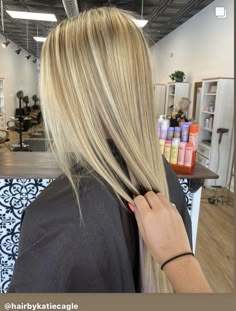 Brunette To Full Blonde, Bright Blonde Balayage Straight Hair, Long Blonde Highlights And Lowlights, T Bar Highlights Hair Blonde, Milky Blonde Highlights, Blonde Highlights On Brown Hair Straight, Half Head Highlights Blonde, Blonde Hairlights, Cute Blonde Highlights