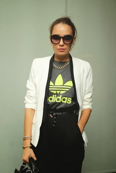 Adidas Outfit, Tinted Sunglasses, Inspirational Celebrities, High Fashion Street Style, Outfits Casuales, Fashion Details, Work Outfit, Chic Outfits, Casual Style