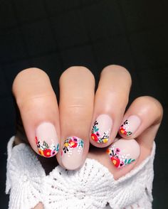 Nail Art Mariage, Bridal Manicure, Chic Nail Art, Floral Nail Designs, Cute Nail Art Designs, Colorful Nails, Matte Nails Design, Flower Nail Designs, Floral Nail Art