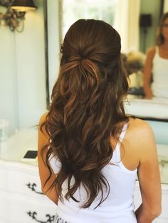 Half up wedding hair romantic soft curls bridal  Half up wedding hair romantic soft curls bridal Makeup Decoration, Half Up Wedding, Half Up Wedding Hair, Wedding Hair Half, Hair Half Up, Boho Wedding Hair, Wedding Hairstyles Half Up Half Down, Wedding Hair Flowers, Penteado Cabelo Curto