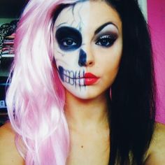 Cute Halloween makeup Half Skull Makeup, Cute Halloween Makeup, Make Up Inspiration, Pretty Halloween, Face Painting Halloween, Halloween Costumes Makeup