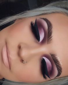 Machiaj Smokey Eyes, Stunning Eye Makeup, Makeup Looks For Green Eyes, Eye Makeup Ideas, Beautiful Eye Makeup, Eye Makeup Designs, Makijaż Smokey Eye, Colorful Eye Makeup