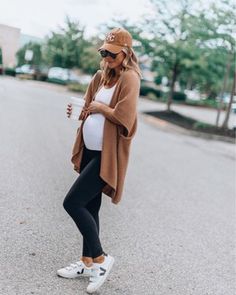 Amazon Fall Styles, Becky Hillyard, Summer Pregnancy Outfits, Pregnant Style, Maternity Cardigan