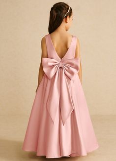 Pipsy is our classic matte satin flower girl dress. She features a scoop neckline, a V-back with a bow tie, and a pleated A-line skirt. This dress is not only perfect for a flower girl at a wedding but also versatile enough for other special occasions. Satin Flower Girl Dresses, Champagne Flower Girl, Flower Girl Dresses Champagne, Champagne Flowers, Pink Flower Girl, Satin Flower Girl Dress, Pink Flower Girl Dresses, Feel Like A Princess, Satin Flowers