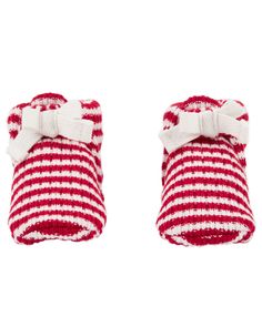 Perfect for keeping little toes warm, these festive booties are both cozy and cute! Baby Socks Crochet, Crochet For Baby, Socks Crochet, Crochet Baby Socks, Easy Crochet Baby, Crochet Booties, Modern Crochet, Carters Baby