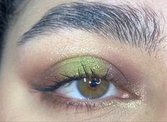 Fiona Shrek Makeup Looks, Shrek Makeup Looks, Shrek Makeup Cute, Fiona Makeup Shrek, Princess Fiona Makeup, Shrek Inspired Makeup, Shrek Eyeshadow, Shrek Makeup Ideas, Shrek Inspired Outfits