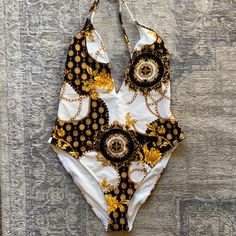 Nwt One Piece Medallion Printed Swimsuit Chic Summer Swimwear From Forever 21, Chic Summer Swimwear By Forever 21, Chic Forever 21 Swimwear For Beach, Print Swimsuit, Womens Swim, Forever 21, Swimming, One Piece, Models