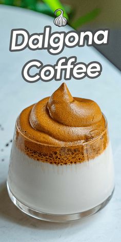 Korean Drinks Recipe, Country Meals, Coffee Korean, Asian Drinks, Korea Shopping, Korean Coffee, Korean Drinks, Toffee Candy, Whipped Coffee