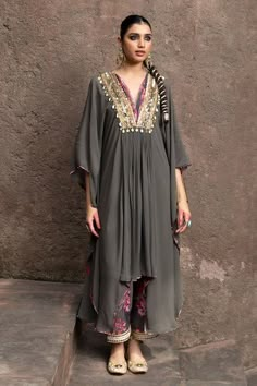 Kaftan Coord Sets For Women, Yoke Designs For Kurtis, Long Kurti Patterns, Grey Mirror, Kaftan Designs, Kameez Designs, Print Pant, Designer Kurti Patterns, Kurti Patterns