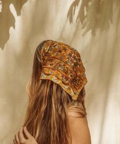 Gardenbelle Shop, Square Head Scarf, Boho Bandana, Looks Hippie, Style Bandana, Head Bandana, Bohemian Hair, Hippie 70s, Silk Scarf Hair