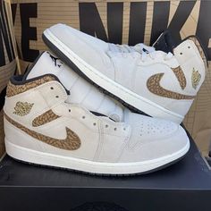 New Nike Air Jordan 1 Mid Se Orewood Brown Elephant Dz4129-102 Men's Size 17 Brand New With Box Box Has No Lid Authentic Nike Brown, Air Jordan 1 Mid Se, Nike Air Jordan 1 Mid, New Nike Air, Nike Air Jordan 1, Air Jordan 1 Mid, Jordan 1 Mid, New Nike, Air Jordan 1