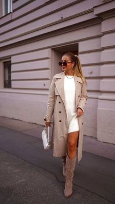 Businesswoman Aesthetic, Female Lawyer Fashion, Female Lawyer, Class Woman, Work Outfit Inspiration, Lawyer Fashion, Classy Fits, Winter Fashion Outfits Casual, Stylish Suit