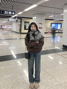 Cold Outfits Aesthetic Korean, Winter Outfits In Japan, Winter Fits Korean, Japan Fits Winter, Winter Asian Outfits, Japan Outfits Winter, Winter In Japan Outfit, Freezing Cold Outfits