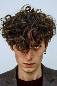 The Best Curly Best Hairstyles For Men To Embrace Your Natural Hair Texture ★ Curly Hair Looks, Best Curly Hairstyles, Best Curly Haircuts, Waves Hairstyle Men, Curly Hairstyles For Men, Mens Medium Length Hairstyles, Mens Haircuts Medium