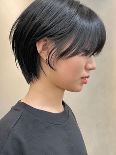 Korean Hush Haircut, Korean Layered Haircut, Hush Cut Short, Korean Hush Cut, Hush Haircut, Long Hair Korean, Korean Pixie, Hush Cut, Side Bangs Hairstyles