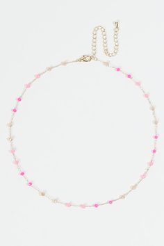 This gorgeous necklace is a great piece to tie in all of your favorite shades of pink! Wear it solo or dress it up with some colorful, dangly earrings. Preppy Necklaces, Preppy Accessories, Dainty Necklaces, Preppy Jewelry, Jewelry Accessories Ideas, Jewelry Essentials, Pink Necklace, Pink Jewelry, Jewelry Lookbook