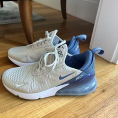 Brand New, Barley Worn And In Amazing Condition. Women’s Blue And White Size 6.5. Air Maxes, Best Soccer Shoes, Nike Airmax 270, Pretty Sneakers, Cloud Shoes, Back To School Shoes, Cute Nike Outfits, Preppy Shoes, All Nike Shoes