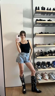 Emma Mcdonald Outfit, Olivia Jade Fashion, Olivia Jade Street Style 2023, Olivia Jade Short Hair, Olivia Jade Outfits, Jade Thirlwall Street Style, Jacob And Olivia Jade, Olivia Jade, Concert Fits