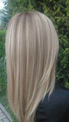 Full Blonde Highlights Straight Hair, Blonde And Champagne Highlights, Classic Blonde Highlights, Highlighter Blonde Hair, Straight Blonde Highlighted Hair, Whole Head Blonde Highlights, Blond Straight Hair Ideas, Straight Blonde Hair Layers, Mid Length Blonde Highlighted Hair