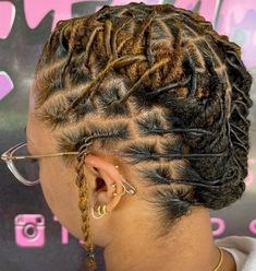 Barrell Twist Loc Styles Women, Two Barrel Twist Locs Women, Barrel Twist Loc Styles, Starter Locs Styles Two Strand Twists, Barrel Roll Locs, Barrel Twist Locs Women, Dreadlocks Hair Care, Barrel Twist