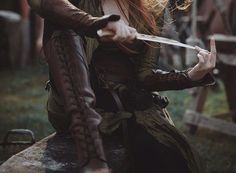 Rangers Apprentice, Grey Warden, Medieval Aesthetic, Female Knight, Medieval Clothing, Fantasy Aesthetic, High Fantasy, Medieval Fantasy, Robin Hood