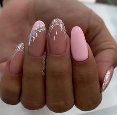 Nail Polish Art Designs, Shellac Nail Designs, Acrylic Nails Almond Shape, Classy Nail Designs, Nail Polish Art, Almond Acrylic Nails, Shellac Nails, Gel Nail Designs, Elegant Nails