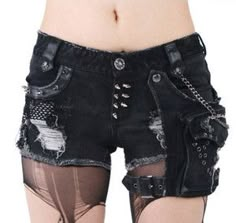 Edgy shorts #ripped #dark #spike #studded #chain Styl Goth, Punk Shorts, Gothic Pants, Punk Skull, Short Noir, Ripped Shorts, Punk Rave, Estilo Punk