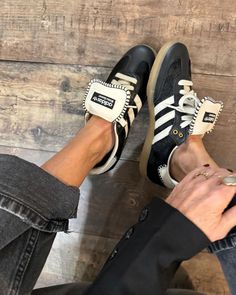 10 Of The Hottest Products On Instagram Right Now Chic Minimalista, Adidas Boots, Urban Shoes, Chic Coat, Sandro Paris, Sneakers Addict, Aesthetic Shoes