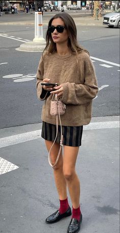 Green Pleated Mini Skirt Outfit, Styling Moccasins Outfits, Fall Shoe Inspiration, New York Casual Outfits Fall, Fall Business Casual Dresses, Clothes Inspiration 2020, Fall Fit Inspo Women, Skirt Boots Outfit Fall, Fall In Europe Outfits