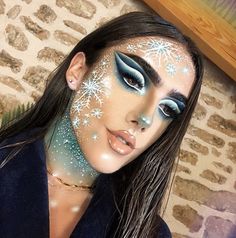 Winter Theme Makeup, Winter Wonderland Makeup Looks, Snow Inspired Makeup, Snowflake Makeup Looks, Snowflake Makeup, Christmas Makeup Snowflake, Cosmic Makeup, Frost Makeup Ice Queen, Frozen Makeup