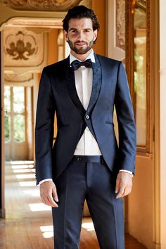 Blue Wedding Inspiration, Waistcoat Men, Mens Designer Shirts, Fashion Suits For Men, Tuxedo For Men, Mens Casual Outfits, Blue Suit, Blue Wedding