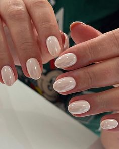 Oval Nail Ideas, Oval Nail, Subtle Nails, Colorful Nails, Oval Nails, Neutral Nails