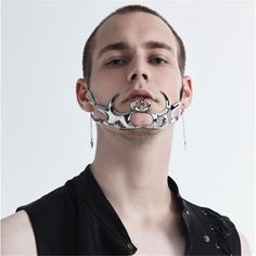 Transform your look into a cybernetic masterpiece with our CyberPunk Titanium Steel Face Mask ! Perfect for futuristic-themed parties, this mask is a rave lover's dream and an awesome addition to any killer costume. Cyberpunk Cosplay, Gothic Mask, Face Chain, Alien Face, Metal Mask, Punk Pins, Face Jewellery, Gothic Metal, Face Earrings