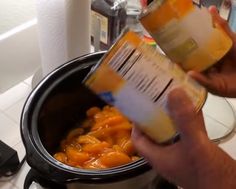 Pour a can of peaches into a slow cooker for a tasty dessert your guests will love Peach Cobbler Yellow Cake, Cake With Canned Peaches, Slow Cooker Dessert Recipes, Desert Video, Canned Peach Cobbler Recipe, Slow Cooker Dessert