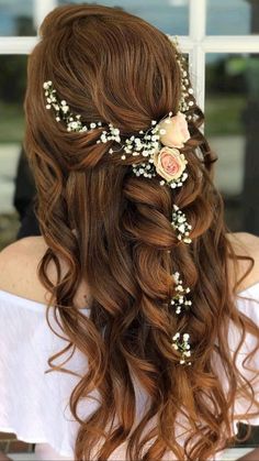 Hairstyle With Flowers, Hair Style On Saree, Beautiful Wedding Hair, Hair Style Vedio, Engagement Hairstyles, Classy Hairstyles, Bridal Hair Buns, Bridesmaid Hair Makeup, Simple Wedding Hairstyles