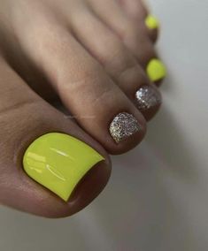 Neon Toe Nails, Best Toe Nail Color, Toe Nail Colors, Yellow Toe Nails, Fall Toe Nails, Pedicure Gel, Nail Spring, Nails Feet, Nail 2023