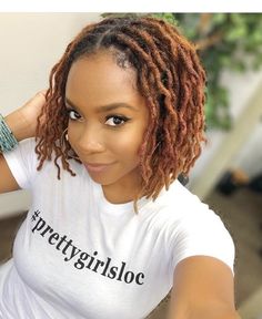 Crinkle Loc Styles, Womens Dreadlock Styles, Half Up Half Down Loc Styles Women, Sisterlocs Hairstyles For Women, Loc Highlights Black Women, Dredlocs Style Woman, Dreadlock Hairstyles Black Women, Medium Locs Black Women, Crinkled Hair