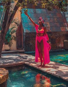 Bali Outfits, Cartagena Colombia Travel, Girl Illustrations, Colombia Travel, Black Luxury, Life Is Too Short, Woman Beach