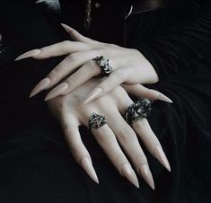 Vampire Nails, Witch Nails, Gothic Nails, Black Nail Art, Goth Nails, Photographie Portrait Inspiration, Stiletto Nails, Aphrodite