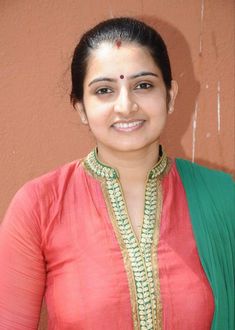 Thiruvananthapuram, Popular Actresses, Beautiful Smile Women, Girls Fashion Clothes, Desi Beauty, Net Worth, Eye Color