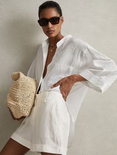 REISS Linen Shorts Outfit, Runway Outfits, Casual Bottoms, Technology Fashion, Fashion People, Fashion Editor, Workwear Dress