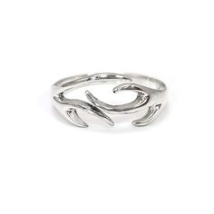 For a glam and romantic look, this adorable sterling silver deer antler ring will add a measure of passion to whatever you wear. ► DIMENSIONS : Ring is 1.0 cm wide Average silver weight: 2.2 gr.  CAUTION: This is an open ring, so please use it carefully, don't pull on it if the ring catches your clothes. And do not open the ring for a larger or smaller finger on your hand, but wear it on the finger you chose the size for. Thank you. ► PRODUCTION METHOD:  💓 Handmade with Love and Care 💓 ► MATER Deer Antler Ring, Forest Jewelry, Antler Ring, Jewelry Nature, Winter Jewelry, Zierlicher Ring, Deer Antler, Deer Antlers, Boho Ring