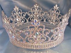 Quince Crowns, Quinceanera Jewelry, Quinceanera Tiaras, Quinceanera Crown, Tiara Accessories, Crown Aesthetic, Beautiful Tiaras, Diamond Crown, Crystal Crown