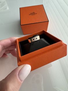 Preloved HERMES H D'Ancre Ring Rose Gold, Small Model Size: 54/ US: 6 Condition: Very good. Hairline scratches with a larger scratch at the bottom of the ring. Comes with box and ribbon Hermes Paris, Ring Rose Gold, The Ring, Rose Gold Ring, Jewelry Rings, Fine Jewelry, Ribbon, Rose Gold, Ring